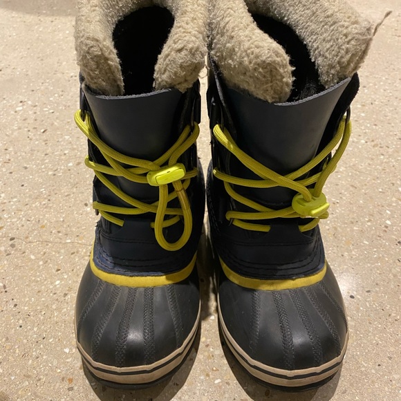 Boys Sorel Winter Waterproof Boots - Picture 1 of 5